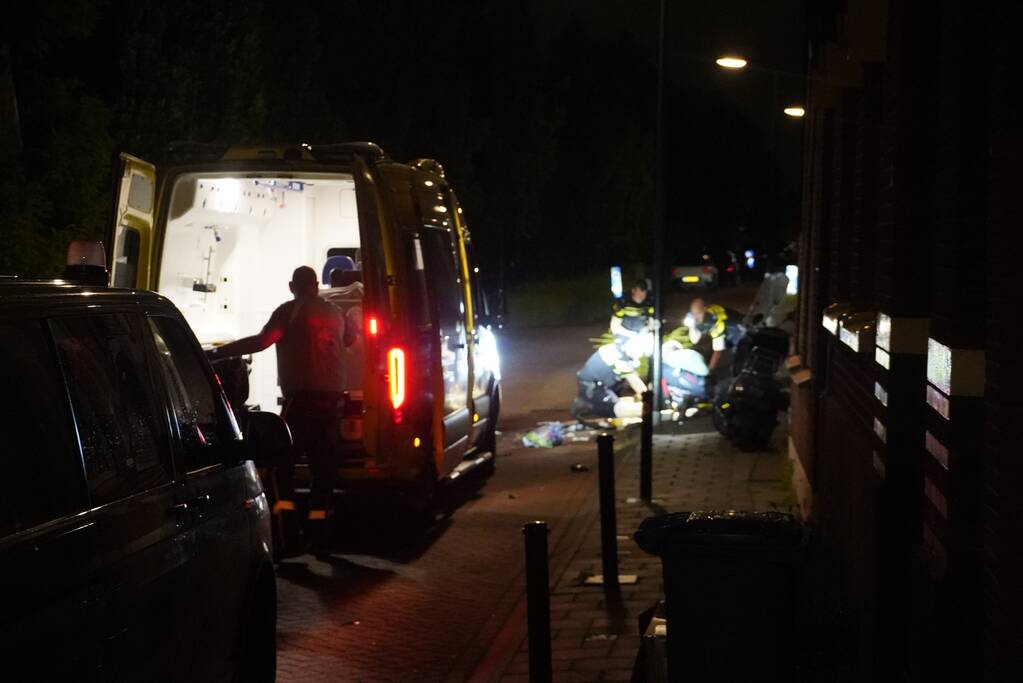 Automobilist rijdt scooter aan en vlucht