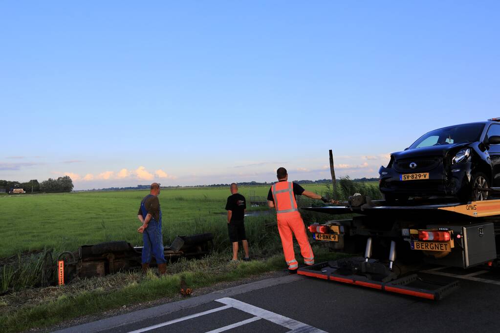 Tocht met oldtimer eindigt in sloot