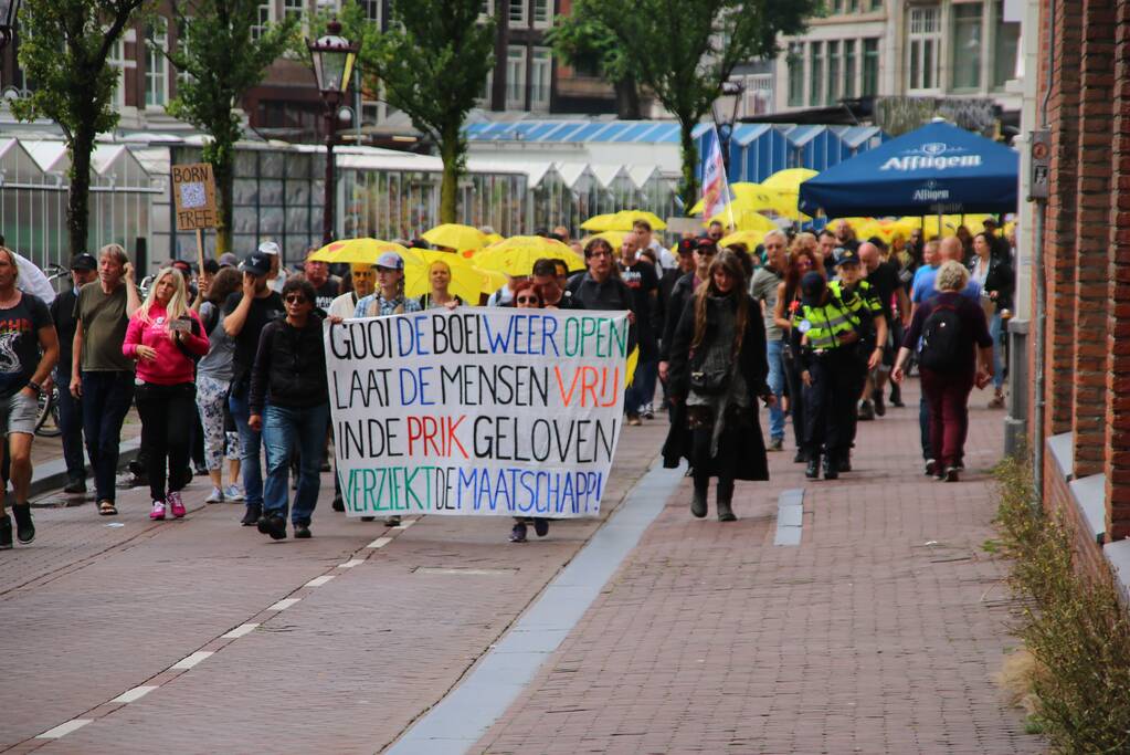 Demonstratie over coronamaatregelen verloopt gemoedelijk