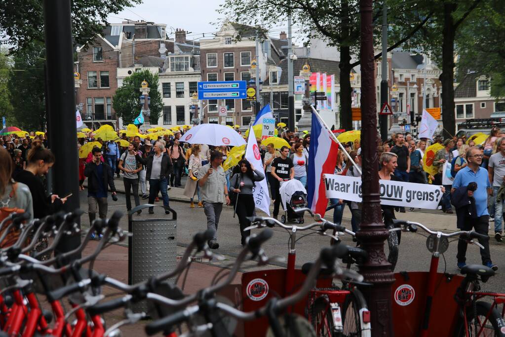 Demonstratie over coronamaatregelen verloopt gemoedelijk