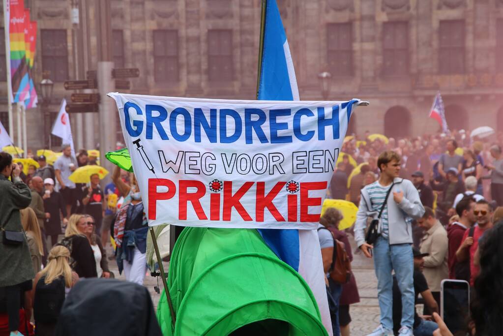 Demonstratie over coronamaatregelen verloopt gemoedelijk