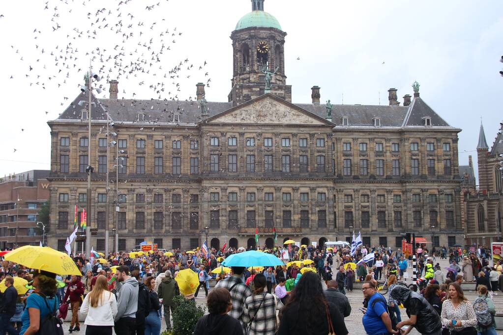 Demonstratie over coronamaatregelen verloopt gemoedelijk