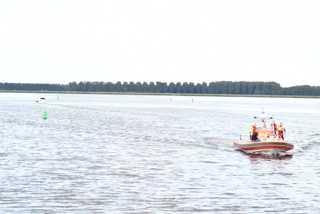 Plezierjacht zinkt in het Gooimeer