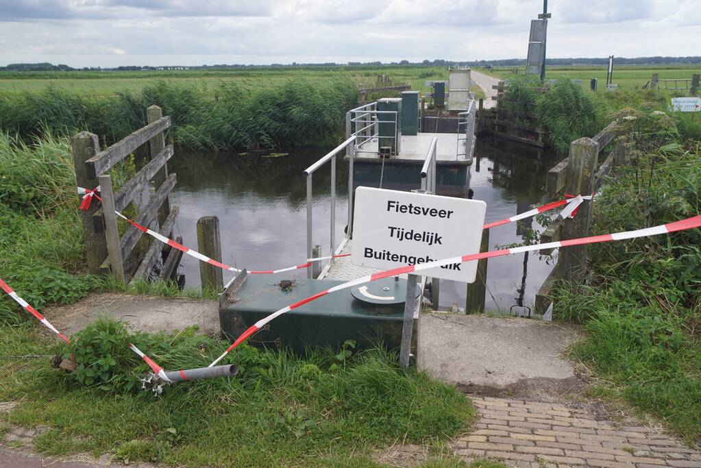 Fiets en voetgangerspont buitengebruik na vernielingen