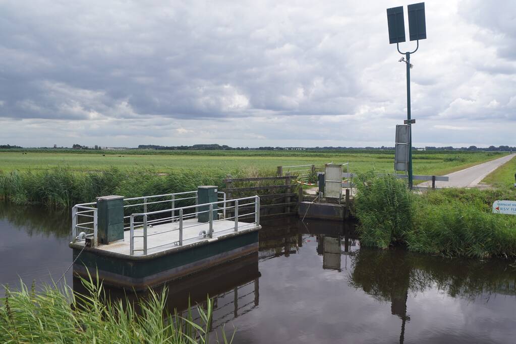Fiets en voetgangerspont buitengebruik na vernielingen