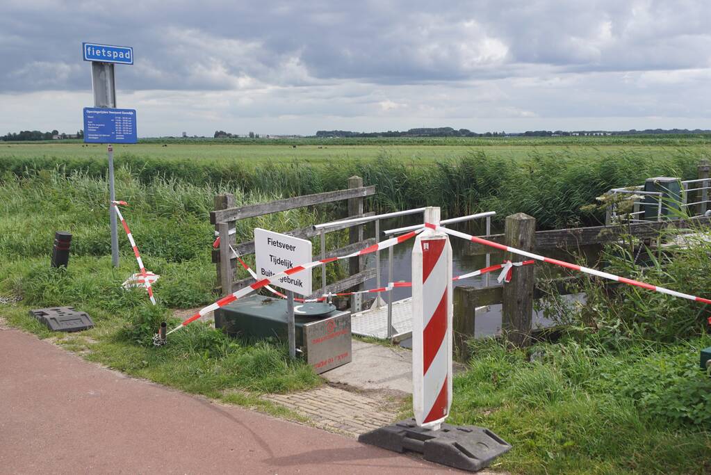 Fiets en voetgangerspont buitengebruik na vernielingen