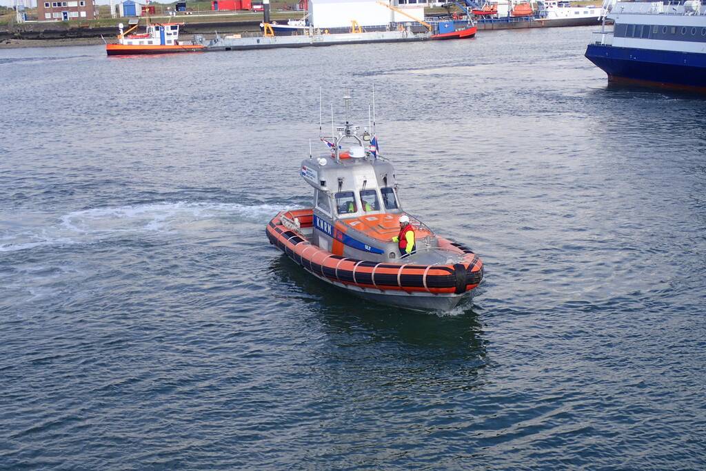 Brandweer ventileert schip door brandalarm