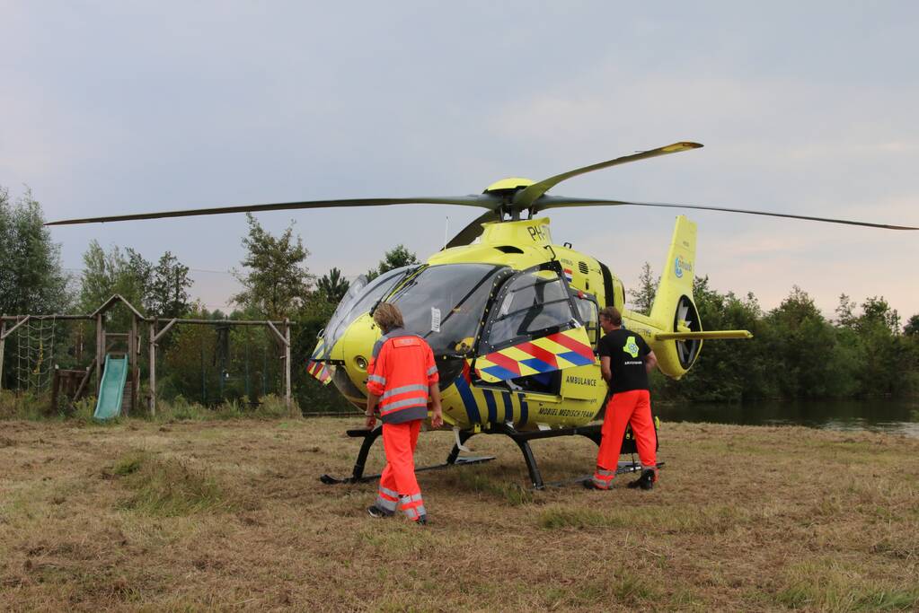 Persoon zwaargewond door incident in woning