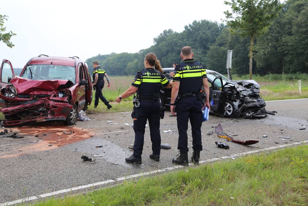 Enorme ravage na frontale botsing