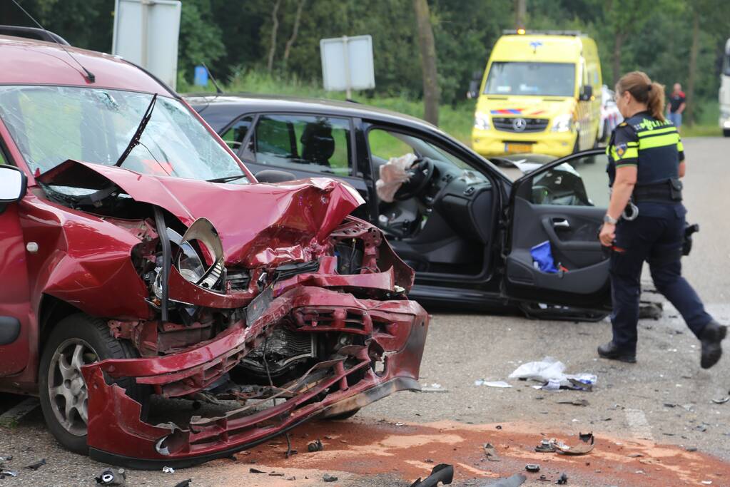 Enorme ravage na frontale botsing