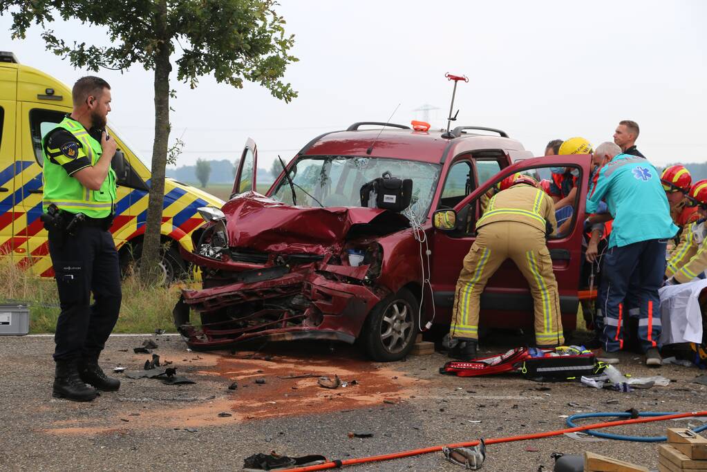 Enorme ravage na frontale botsing