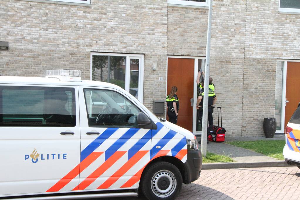 Water stroomt uit woning