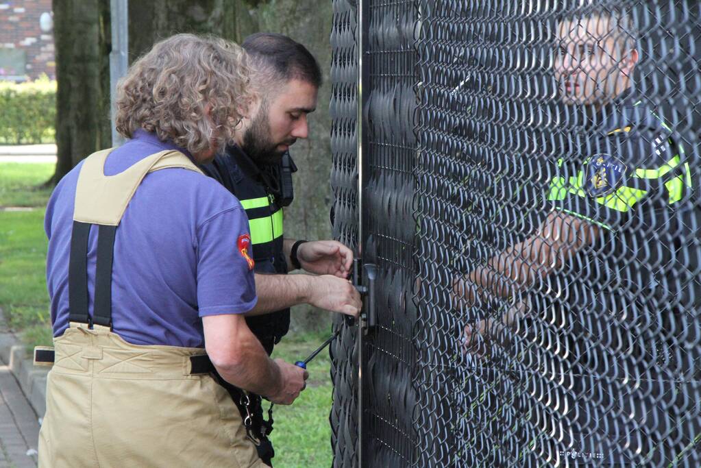 Water stroomt uit woning