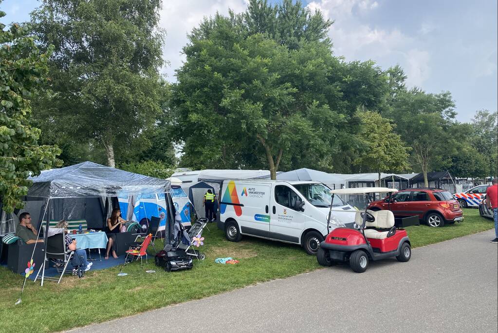 Politie doet onderzoek in caravan op Camping Prinsenmeer