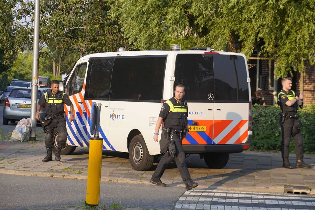 Diverse aanhoudingen bij politie-inzet in wijk Kromme Gouwe
