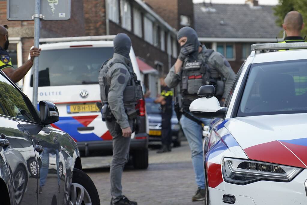 Diverse aanhoudingen bij politie-inzet in wijk Kromme Gouwe