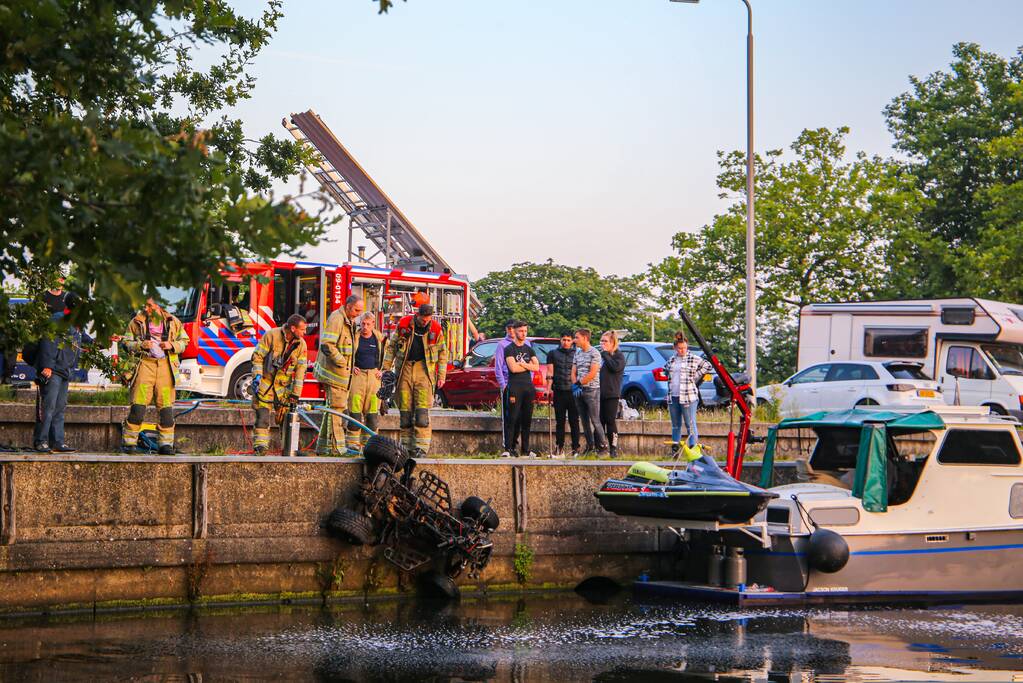 Magneetvissers vinden scooter en quad