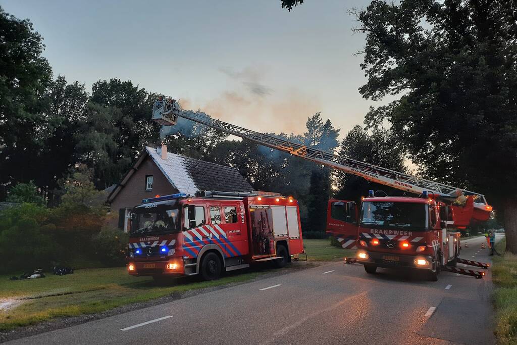 Veel rookontwikkeling door schoorsteenbrand
