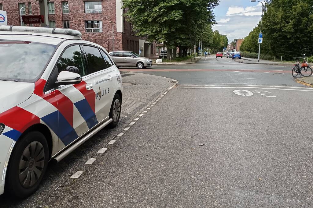 Twee opzittende van fiets gewond bij aanrijding met auto
