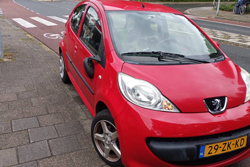 Twee opzittende van fiets gewond bij aanrijding met auto