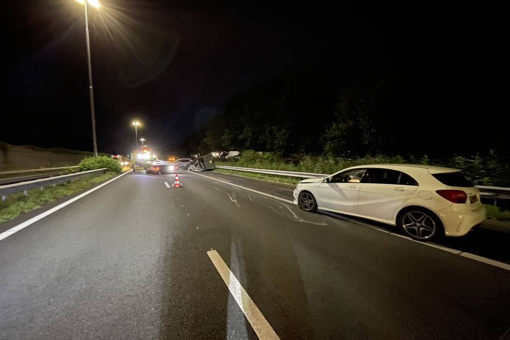 Paard ontsnapt op snelweg na ongeval