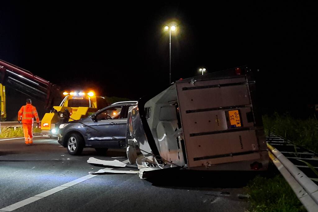 Paard ontsnapt op snelweg na ongeval