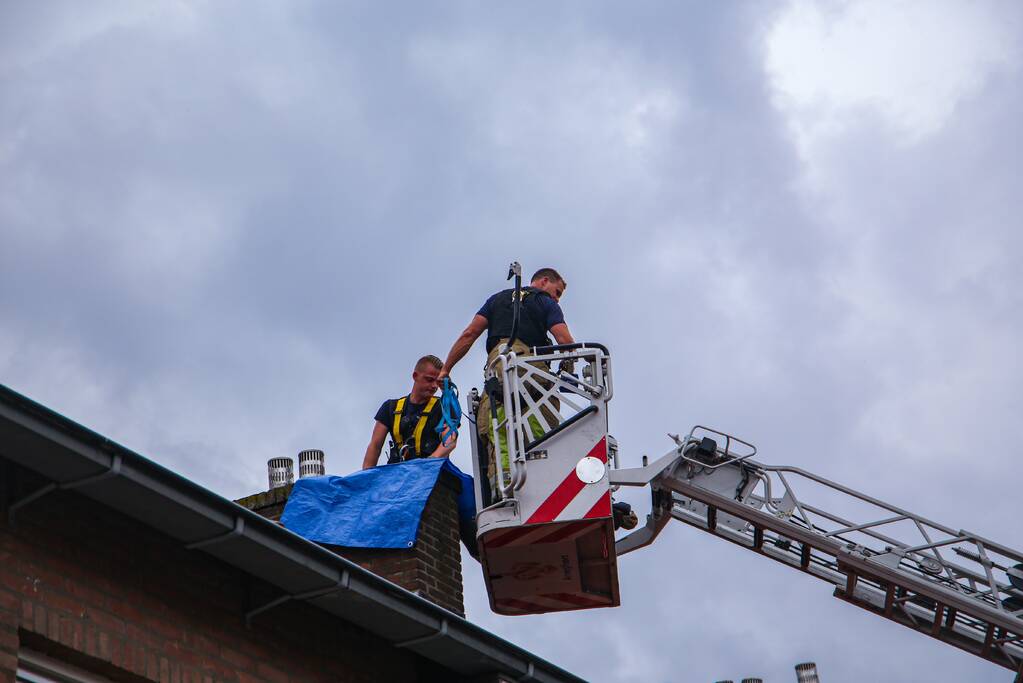 Buurt zonder stroom door blikseminslag