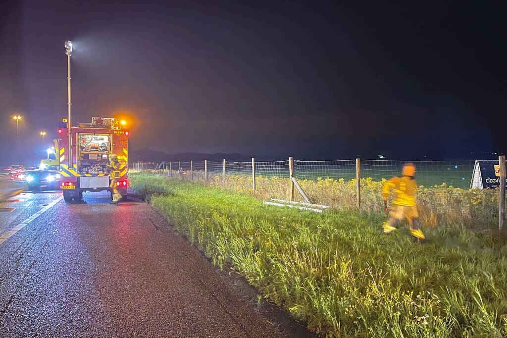 Twee voertuigen raken van de weg