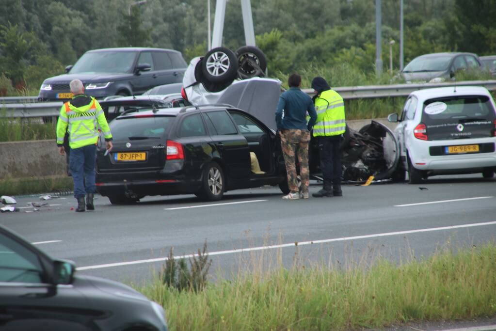 Meerdere gewonden bij zware aanrijding