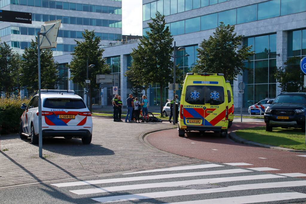 Thuisbezorger komt in botsing met scooterrijder