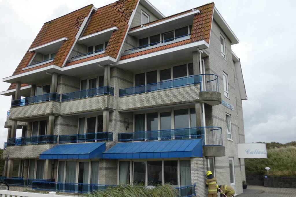 Windvlaag zorgt voor schade aan dak