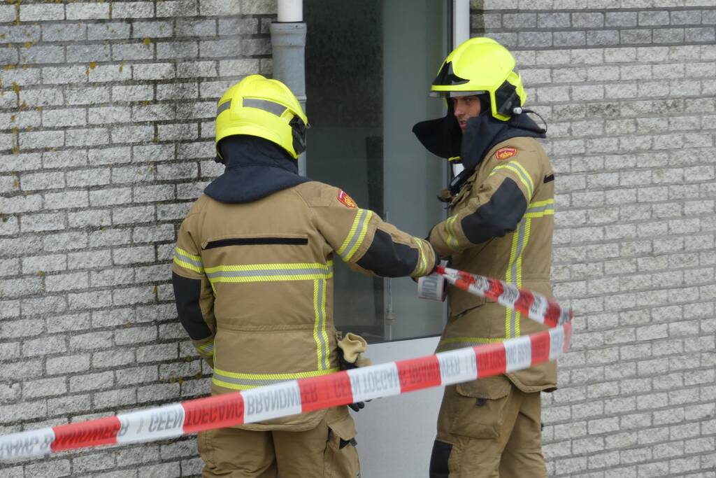 Windvlaag zorgt voor schade aan dak