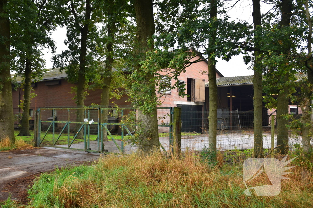 Zeer grote uitslaande brand in loods