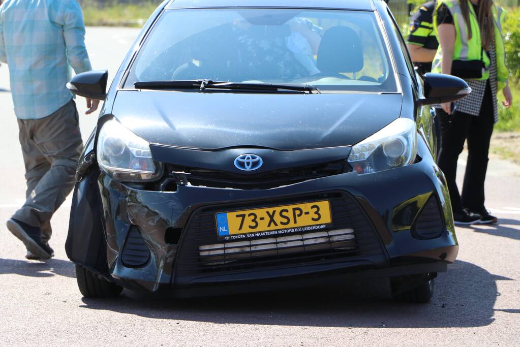Scooterrijder geschept door auto