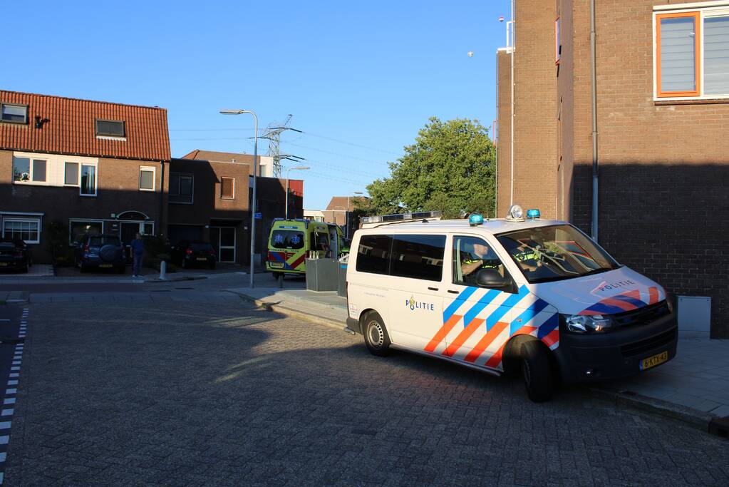 Persoon gewond bij mogelijk steekincident