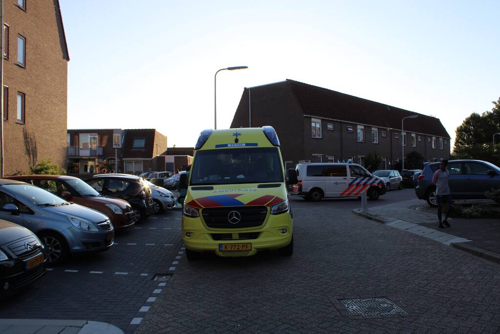 Persoon gewond bij mogelijk steekincident