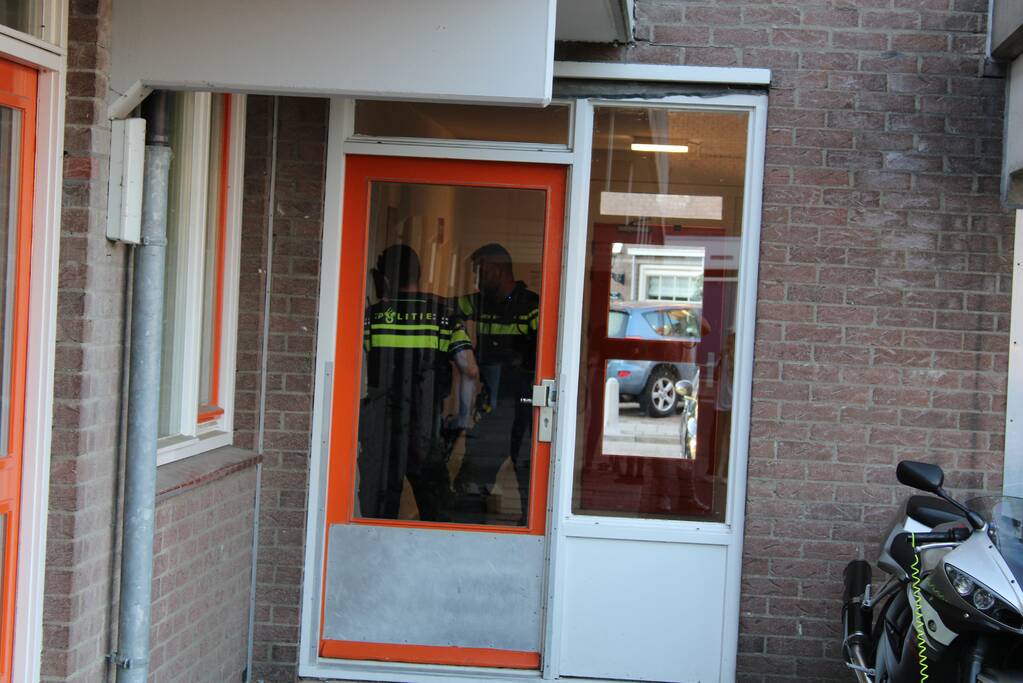 Persoon gewond bij mogelijk steekincident