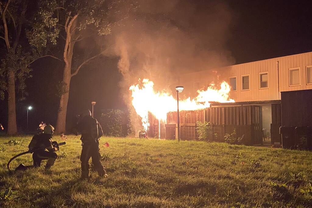 Schuur verwoest door uitslaande brand