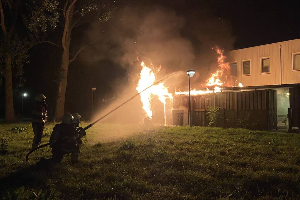 Schuur verwoest door uitslaande brand