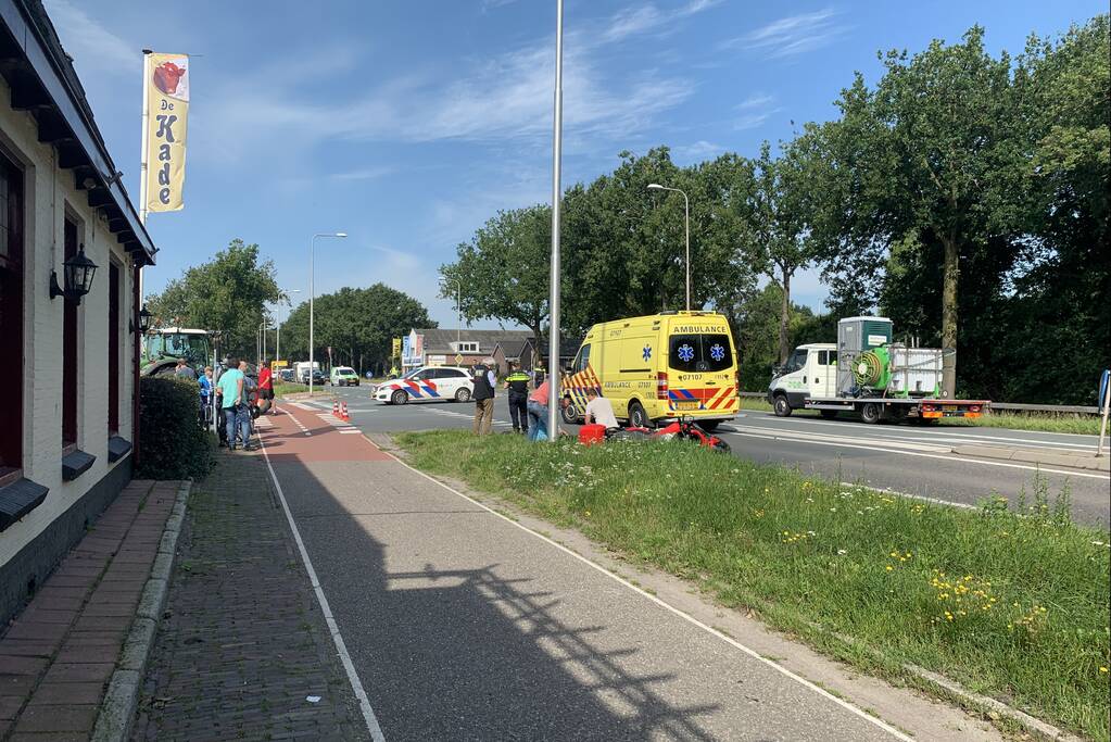 Motorrijder gewond bij verkeersongeval met bestelbus