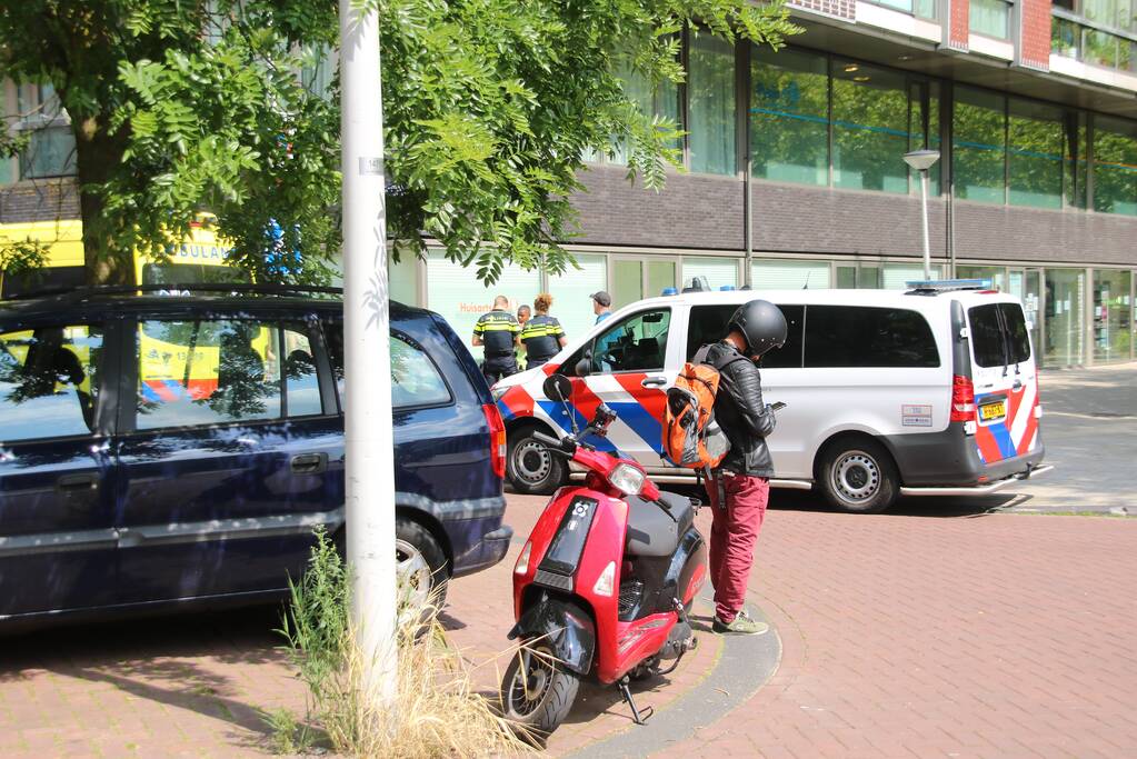 Politie doet onderzoek naar steekincident