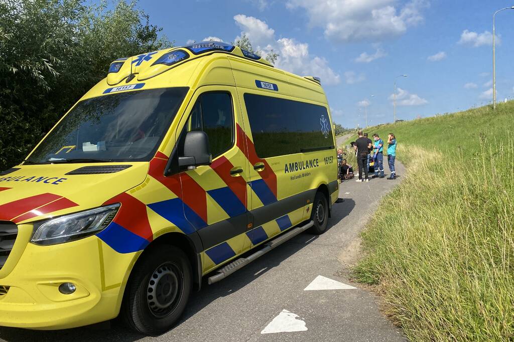 Fietser gewond na val met fiets