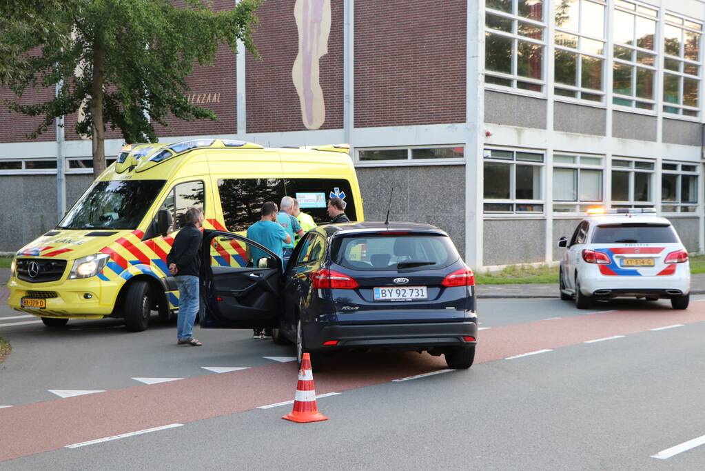 Fietser gewond bij botsing met auto