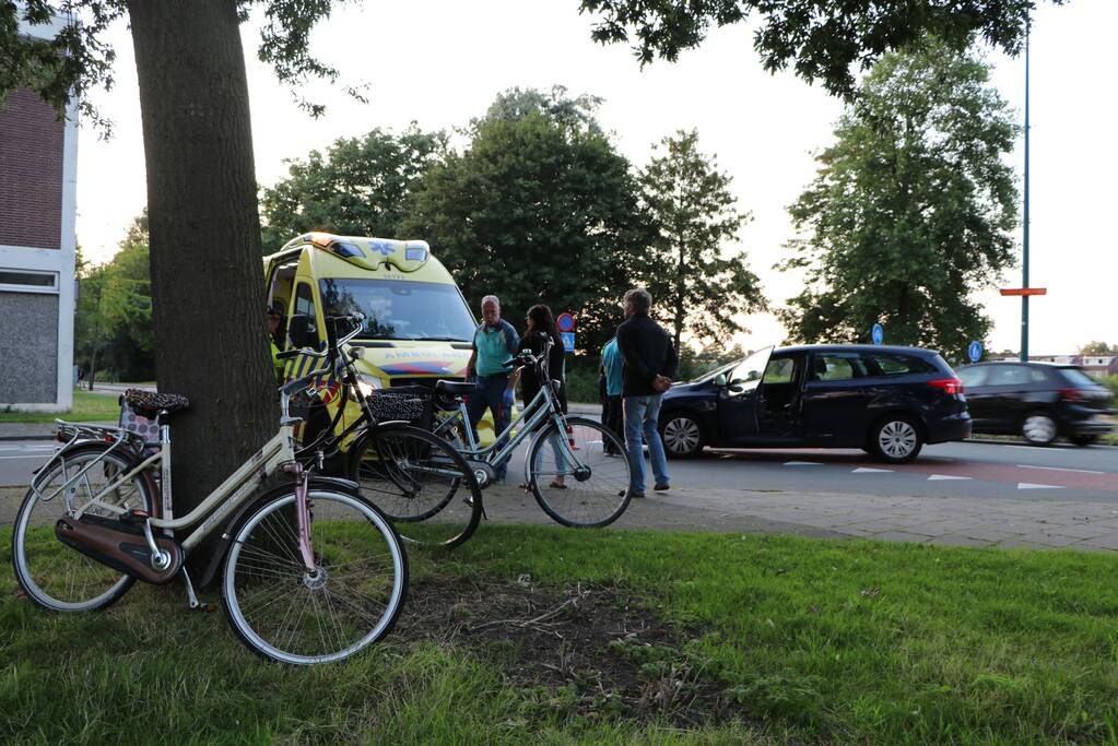 Fietser gewond bij botsing met auto
