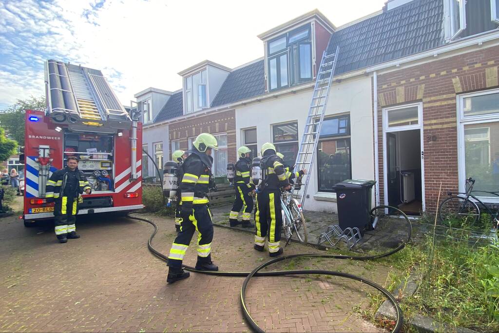 Brand op dak van rijtjeswoning