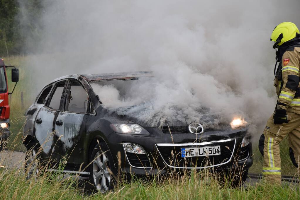 Veel rookontwikkeling door brand in personenauto