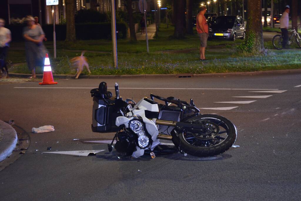 Fietser en motorrijder gewond door ongeval