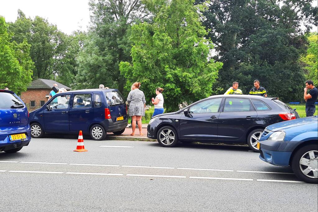 Een gewonde bij kop-staart aanrijding