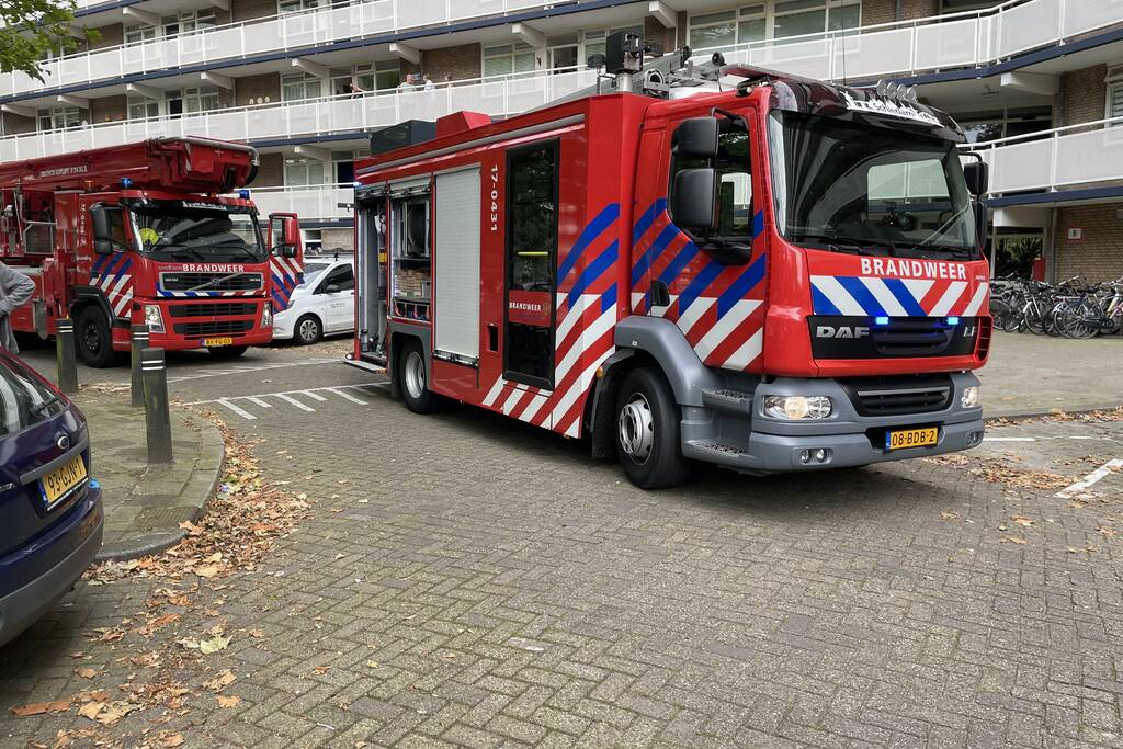 Rookpot zorgt voor enorme rookontwikkeling in flatgebouw