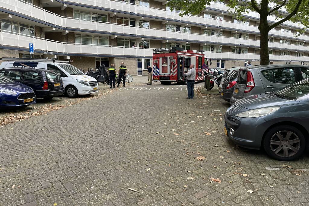 Rookpot zorgt voor enorme rookontwikkeling in flatgebouw